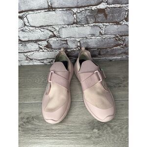 So ill Vibram Light Pink Synthetic Slip On Climbing Shoes Women’s Sz 9M US/40EU